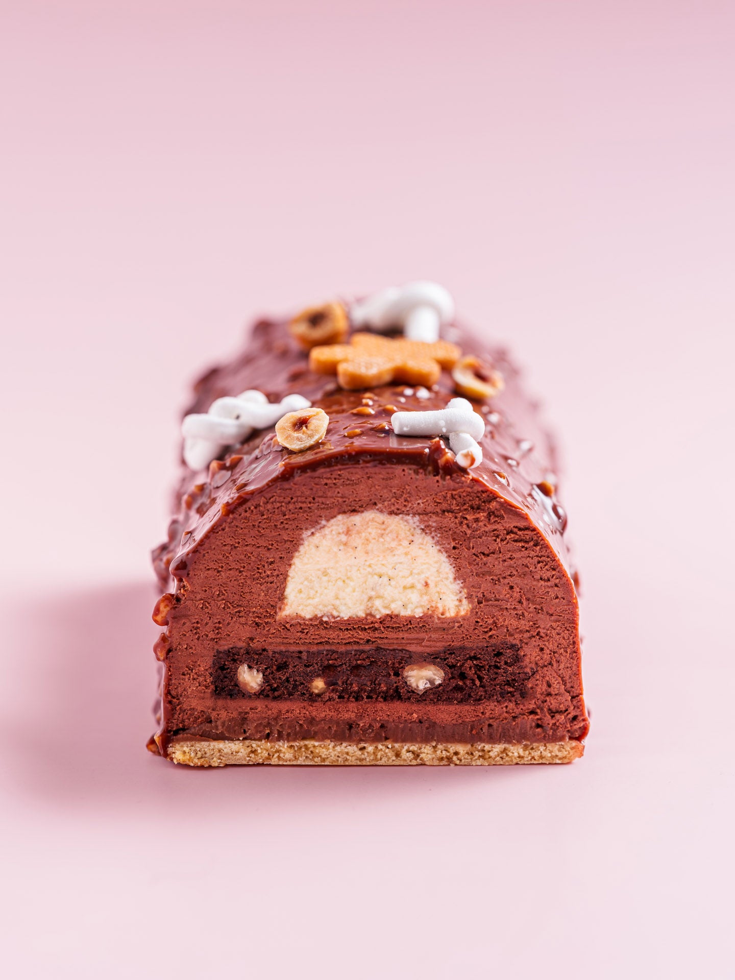 Bûche au chocolat coupée