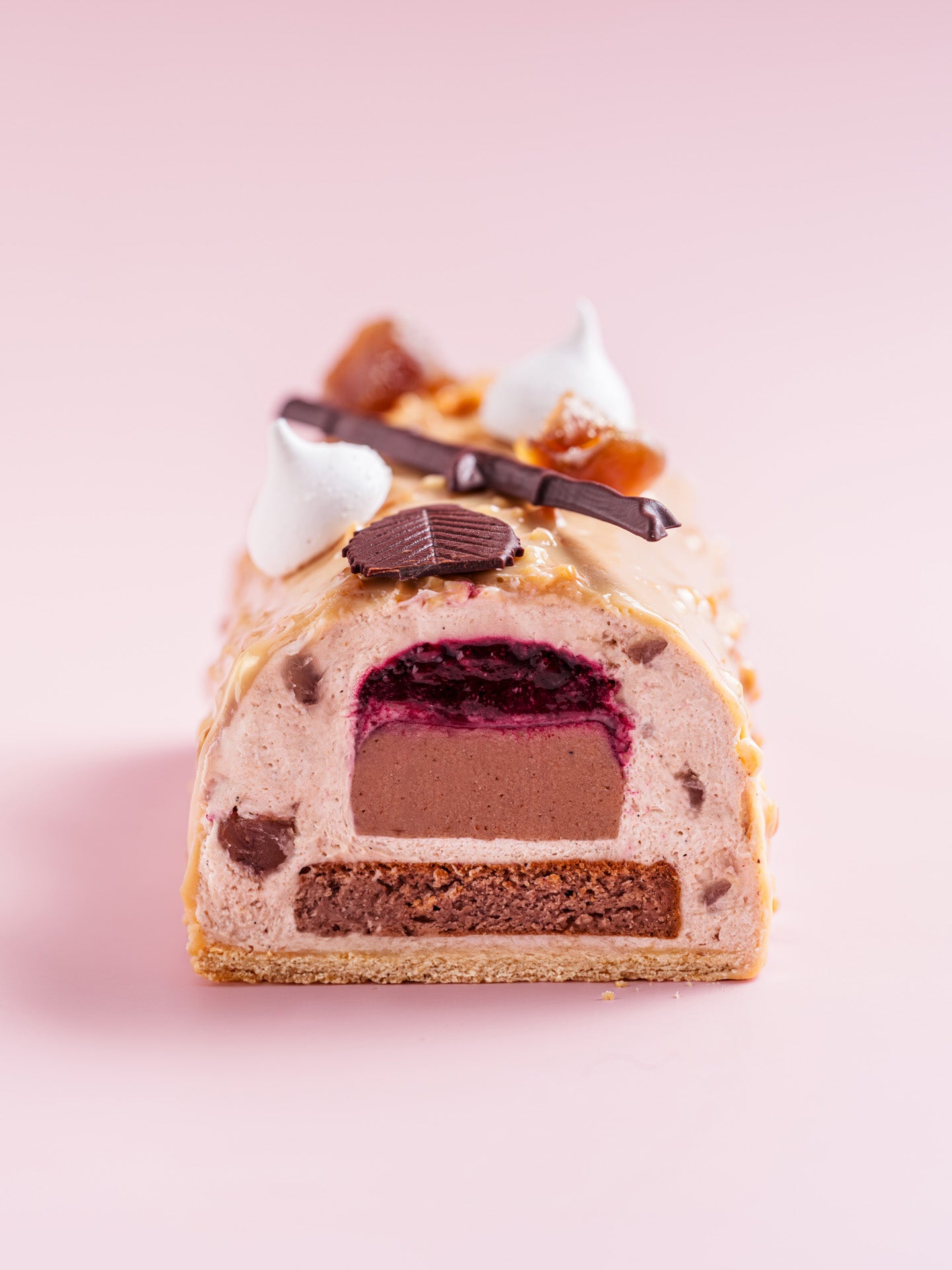 Bûche au marron coupée