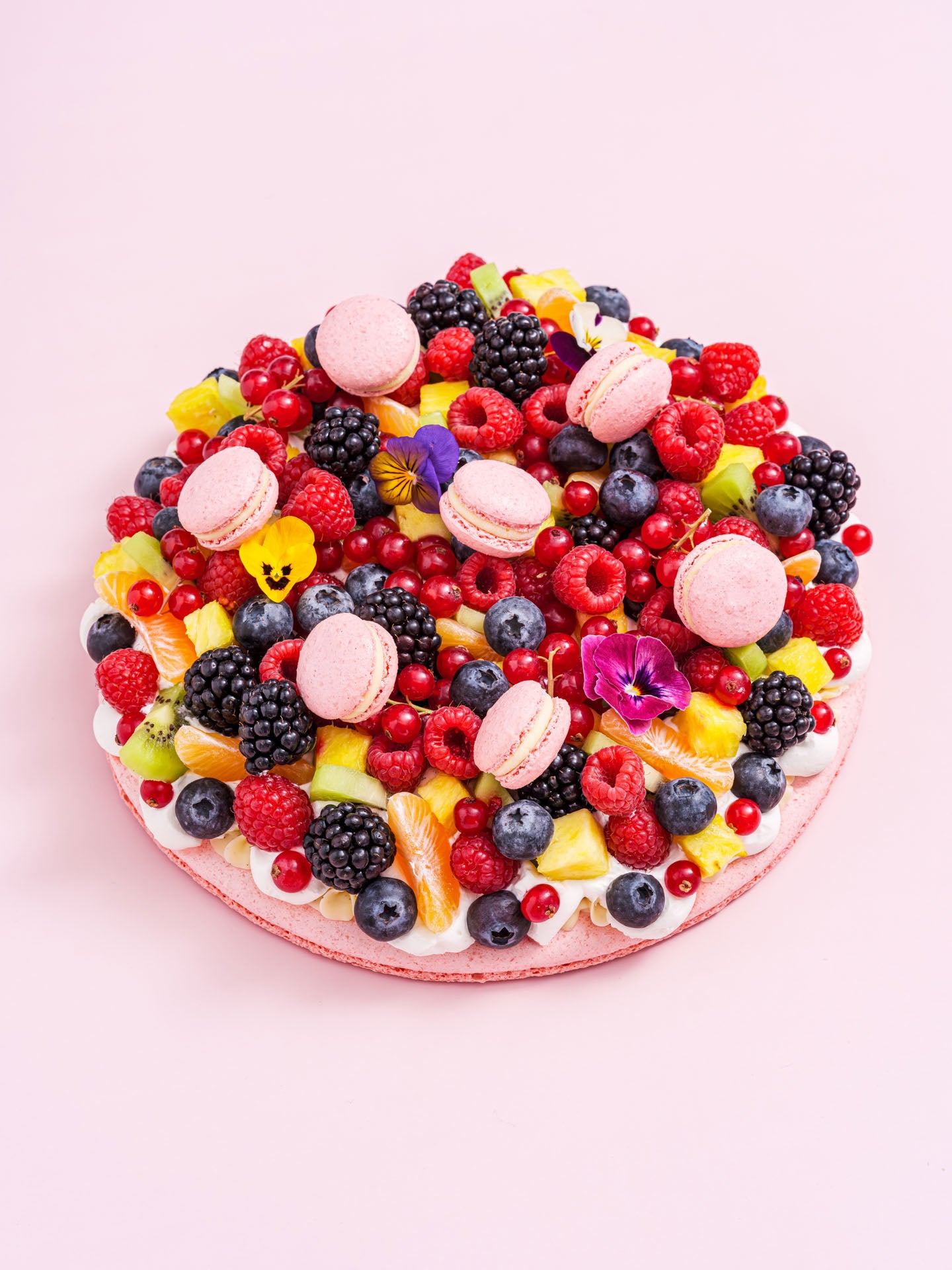 Grand jardin avec fruits frais